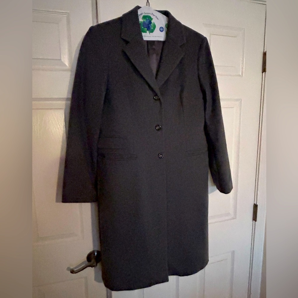 Sisley long gray women’s trench coat, size 46/XL. Excellent condition/like new!